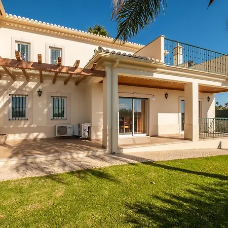 Cordeiro - Heated Pool - Free Wi-fi - Air Con Villa