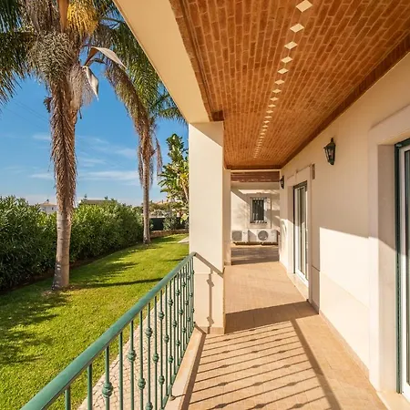 Cordeiro - Heated Pool - Free Wi-fi - Air Con * Guia (Faro)