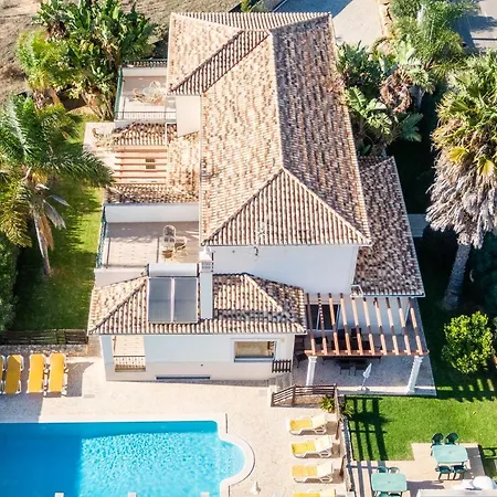 Cordeiro - Heated Pool - Free Wi-fi - Air Con *