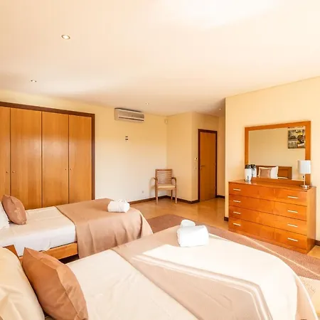 Cordeiro - Heated Pool - Free Wi-fi - Air Con Villa