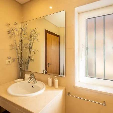 Villa Cordeiro - Heated Pool - Free Wi-fi - Air Con *