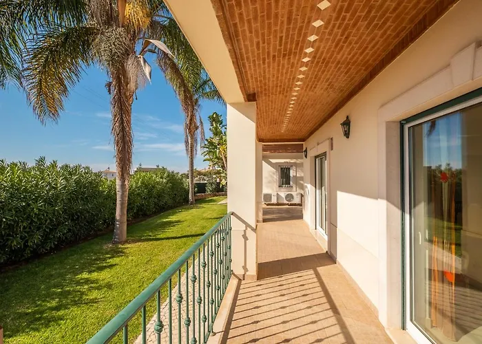 Cordeiro - Heated Pool - Free Wi-fi - Air Con * Guia (Faro)
