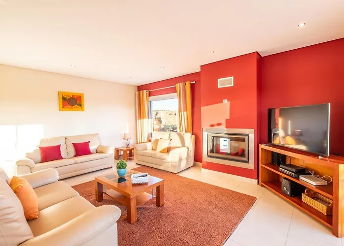 Villa Cordeiro - Heated Pool - Free Wi-fi - Air Con *