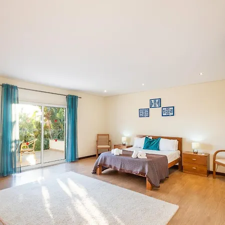 Cordeiro - Heated Pool - Free Wi-fi - Air Con *