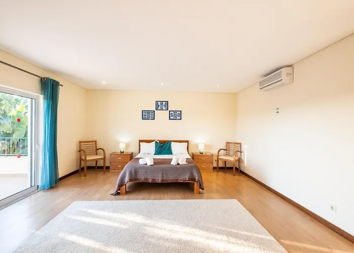 Cordeiro - Heated Pool - Free Wi-fi - Air Con Villa *