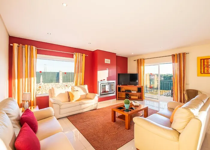 Villa Cordeiro - Heated Pool - Free Wi-fi - Air Con