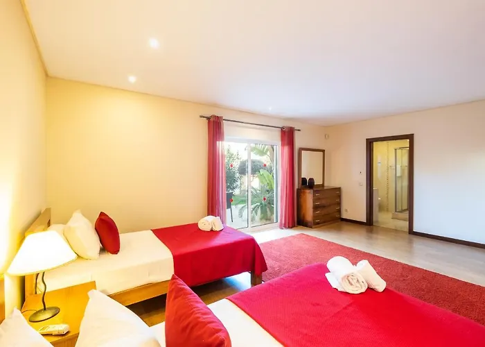 Cordeiro - Heated Pool - Free Wi-fi - Air Con Villa