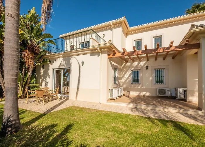 Cordeiro - Heated Pool - Free Wi-fi - Air Con *