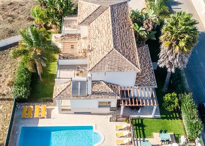 Cordeiro - Heated Pool - Free Wi-fi - Air Con *