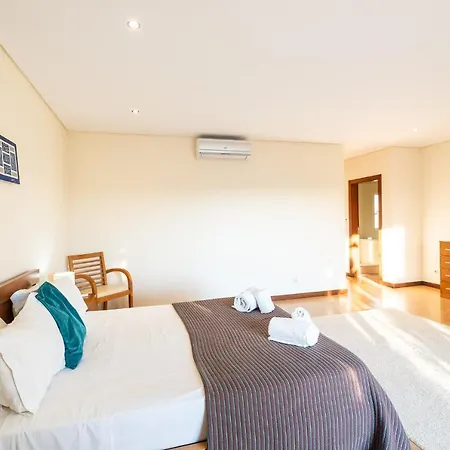 Vila Cordeiro - Heated Pool - Free Wi-fi - Air Con