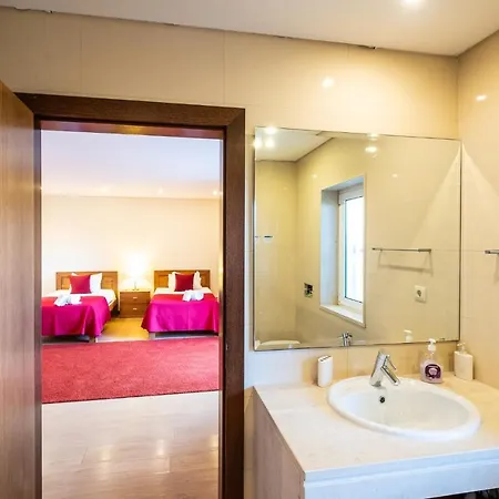 Cordeiro - Heated Pool - Free Wi-fi - Air Con Vila